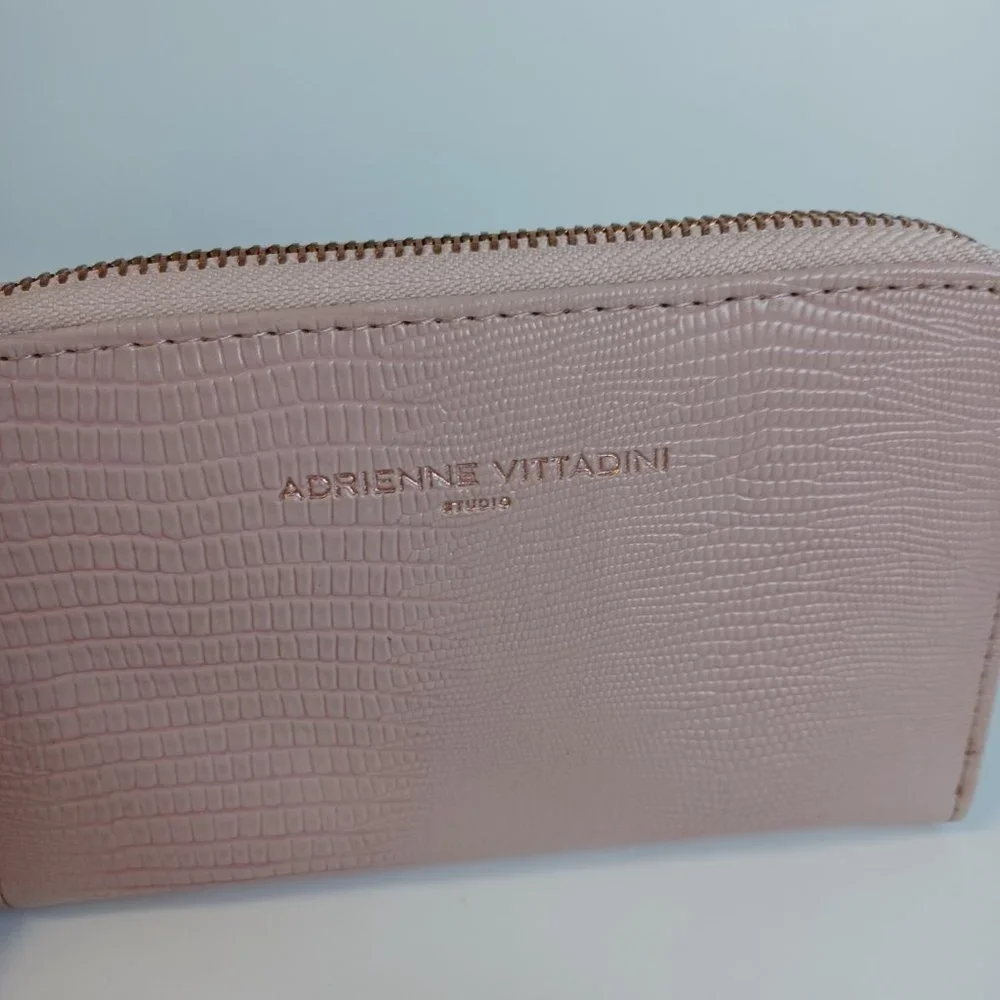 Adrienne Vittadini Wristlet Wallet Clutch Pouch Pale Dusty Pink Zip‎ Around